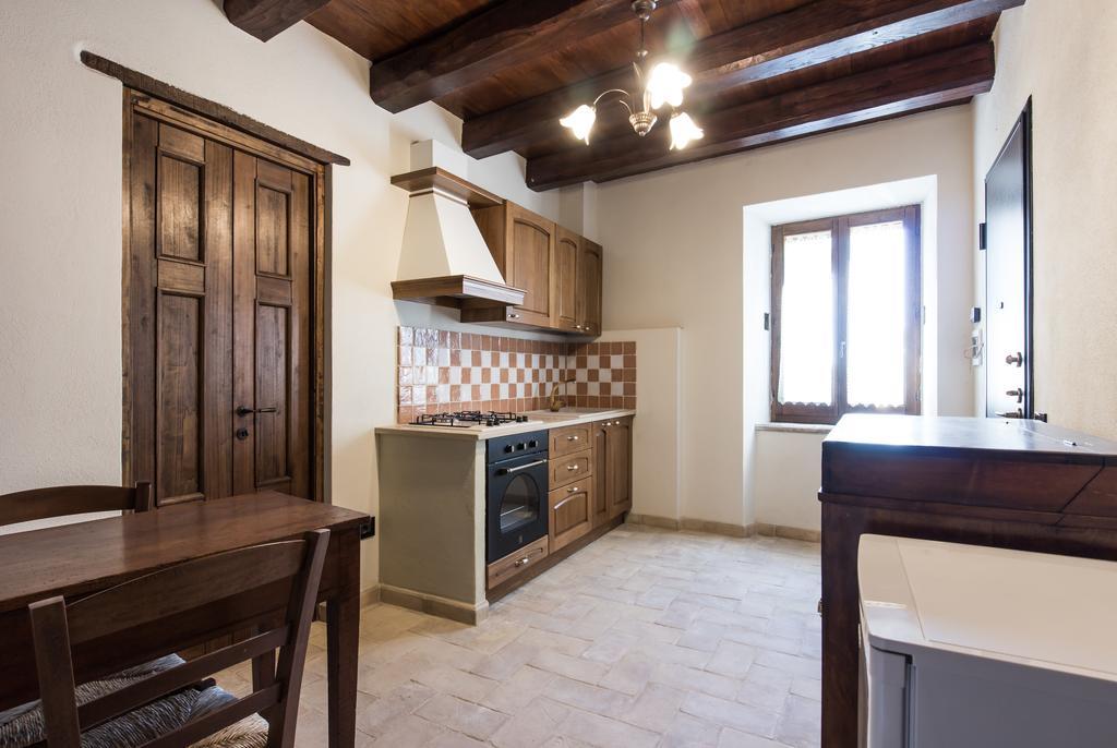 Domus In Castro Bed and Breakfast Montecchio  Rum bild