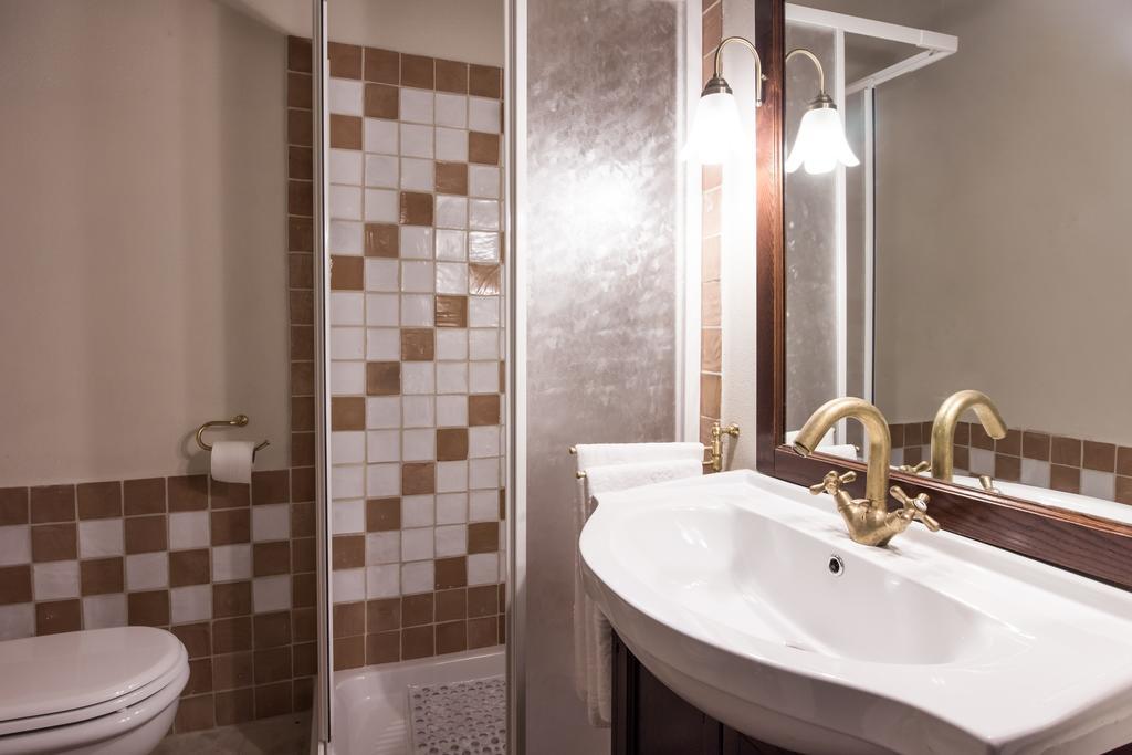 Domus In Castro Bed and Breakfast Montecchio  Rum bild